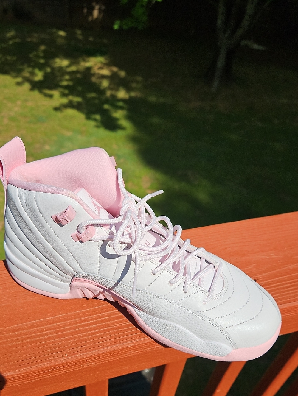 NEW Jordan Girls Pink and White Retro Basketball Sneakers SIZE 7Y - Picture 5 of 16